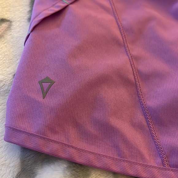 Ivivva workout shorts in light purple. Size 14 - Picture 4 of 7